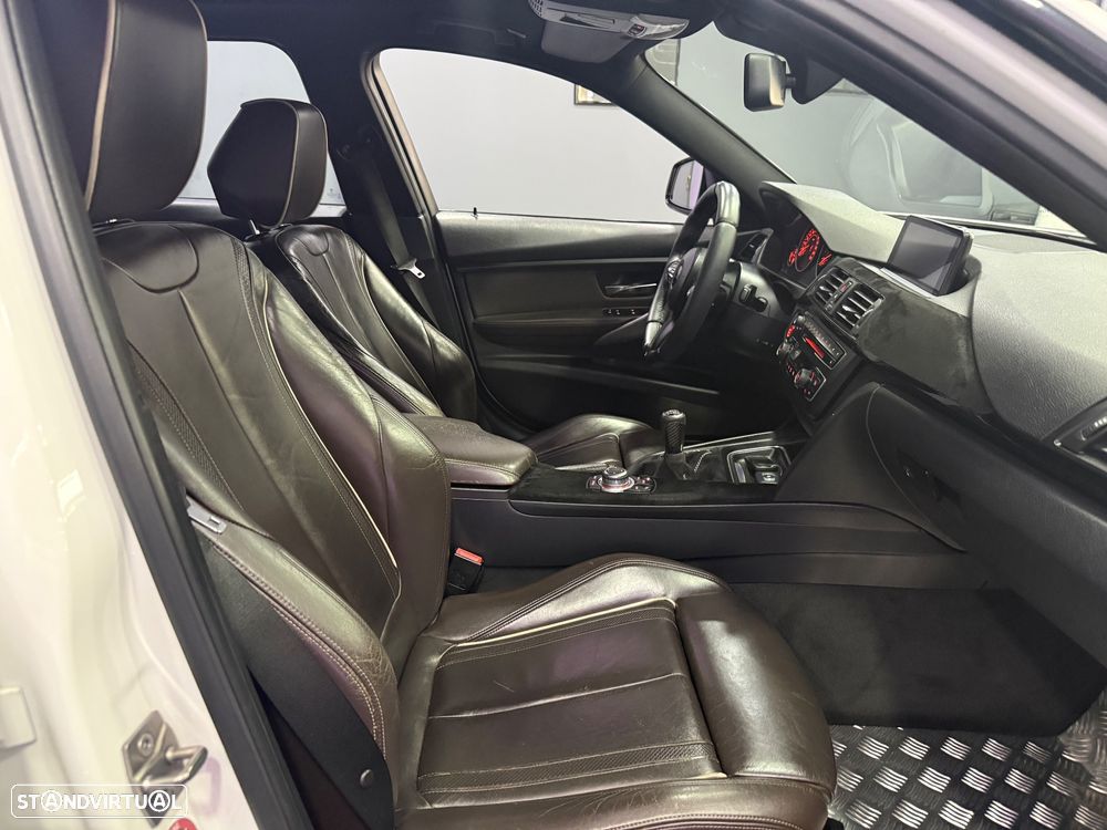 BMW 320 d Pack M - 14