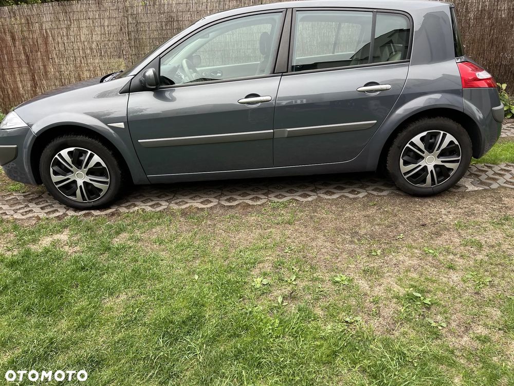 Renault Megane 1.6 Avantage - 10