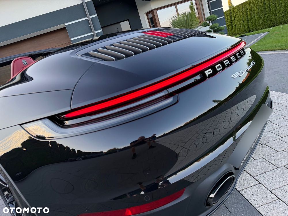 Porsche 911 Carrera 4S - 27