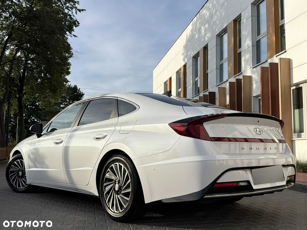 Hyundai Sonata - 4