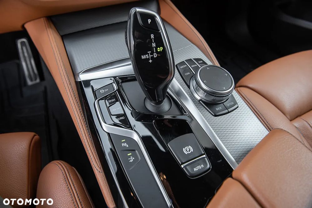 BMW 6GT - 37