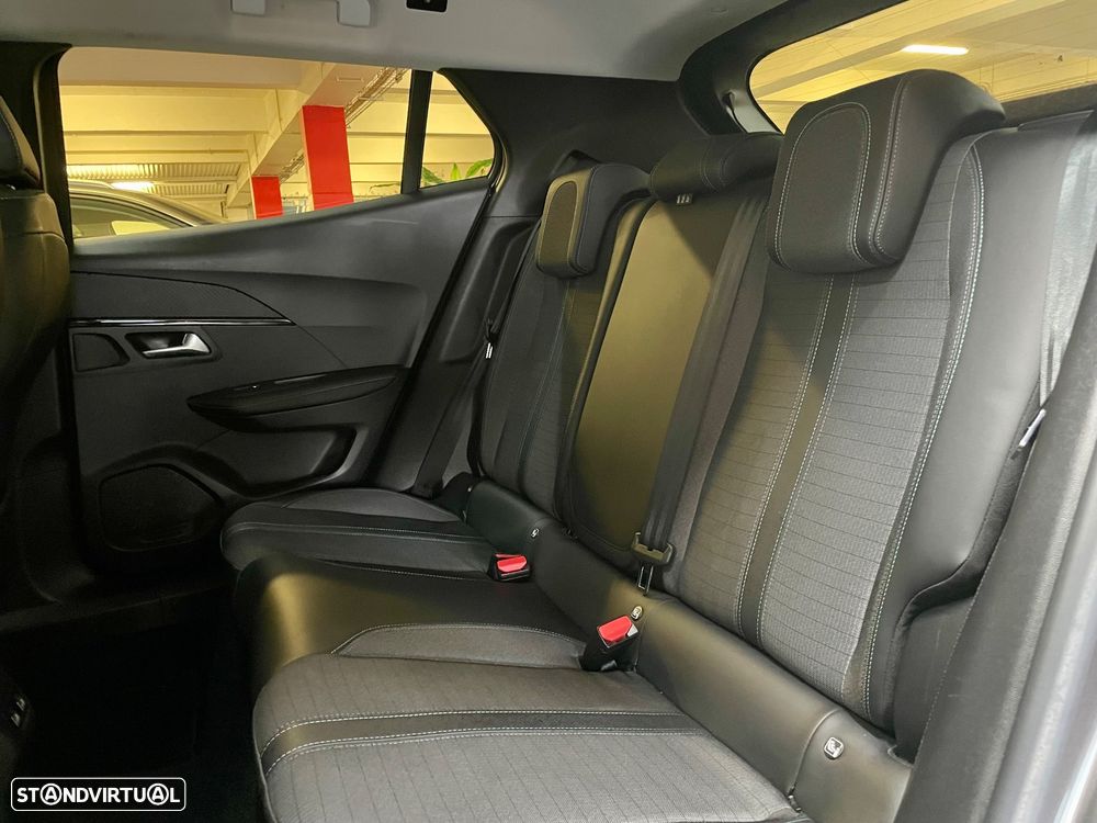 Peugeot 2008 PureTech 130 EAT8 Allure - 26