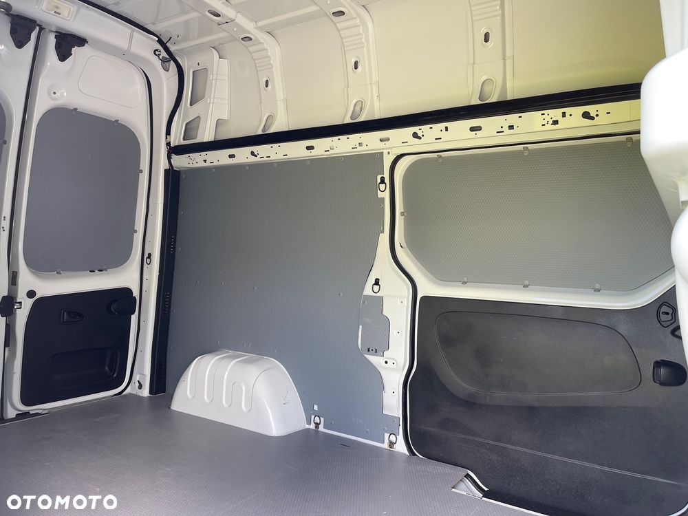 Renault Trafic - 16