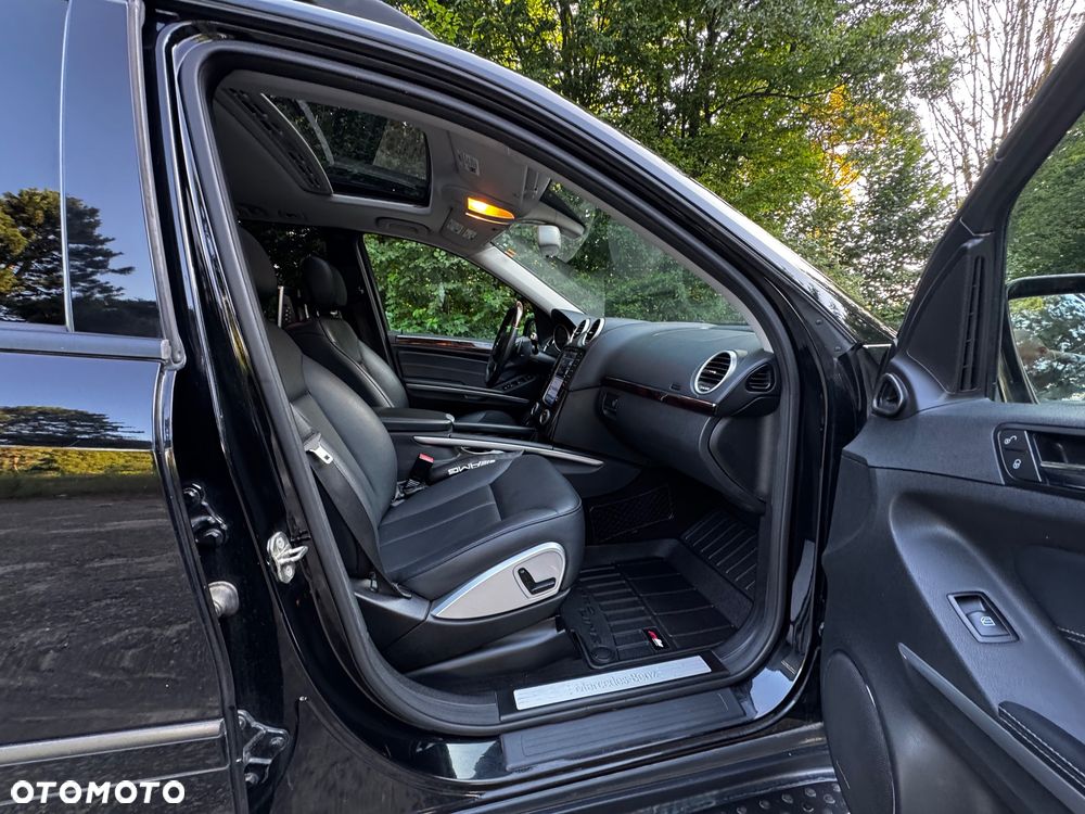 Mercedes-Benz GL 450 - 23