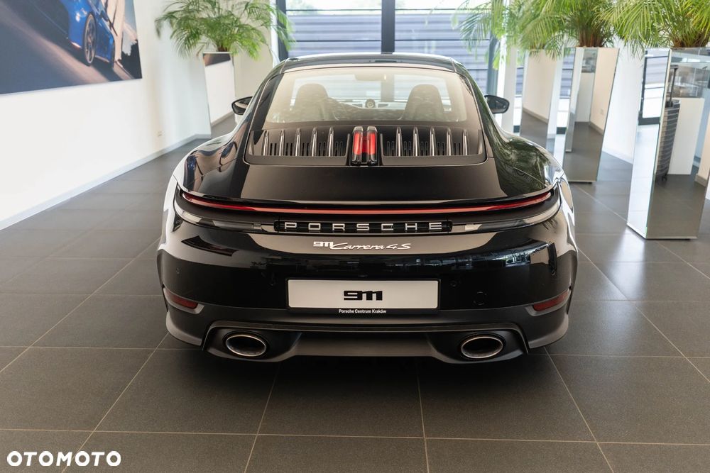 Porsche 911 Carrera 4S - 8
