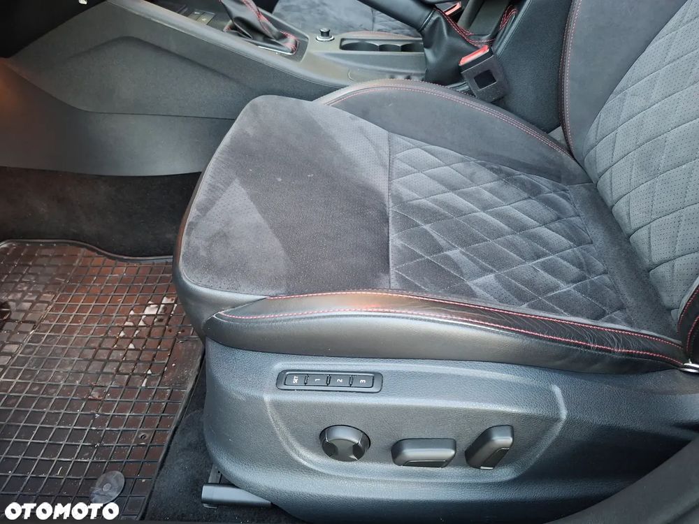 Skoda Octavia 2.0 TDI 4x4 DSG RS - 27