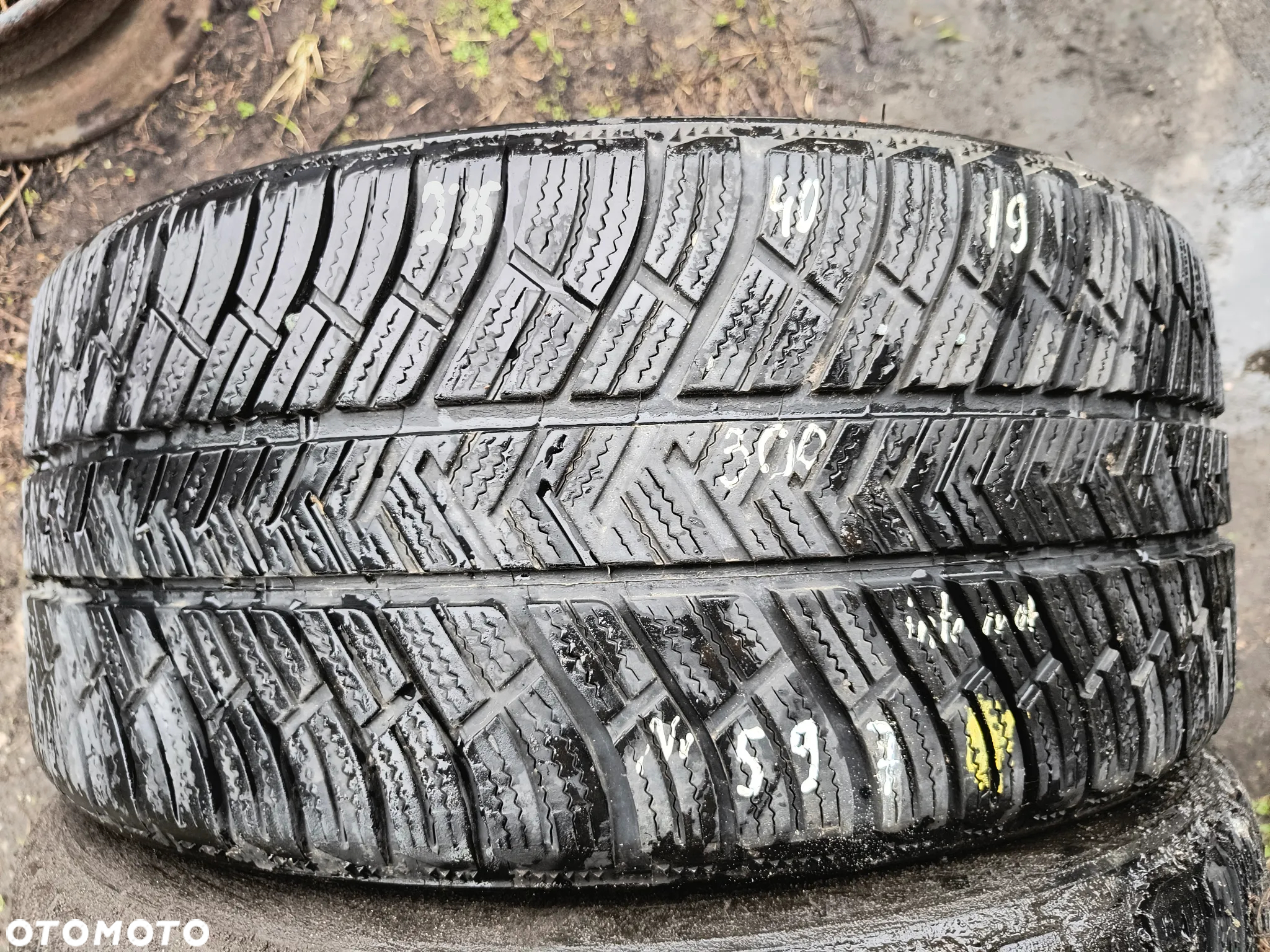 Michelin 235/40/19 nr 597 - 2
