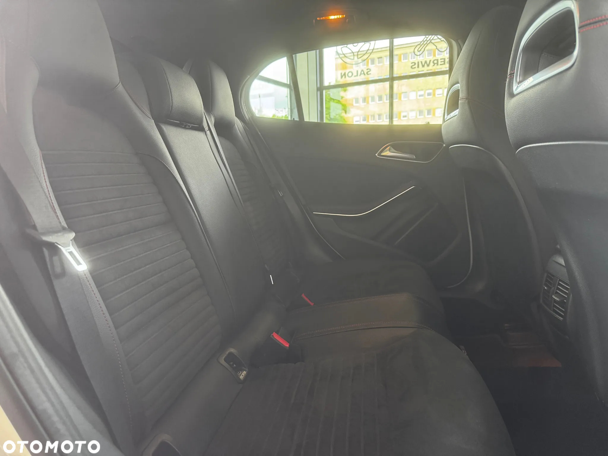Mercedes-Benz GLA 200 7G-DCT AMG Line - 19