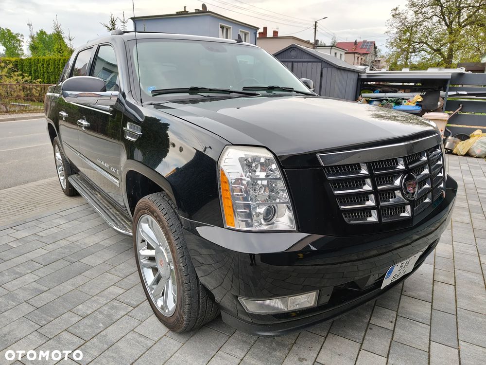 Cadillac Escalade - 3