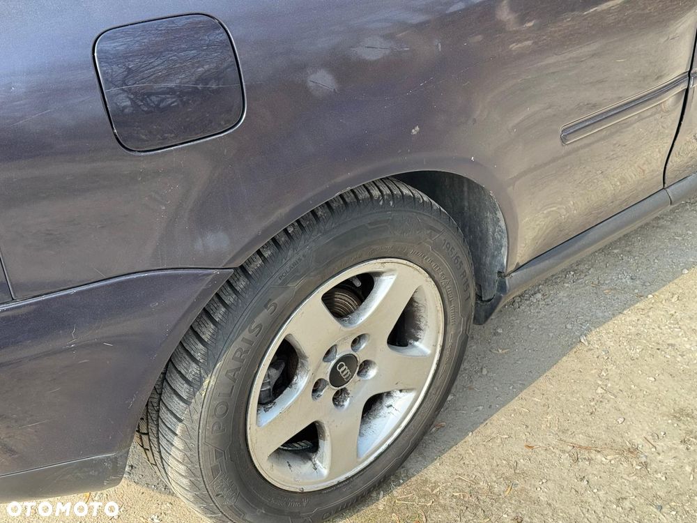 Audi A3 3-drzwiowe 1.6 Ambition - 24