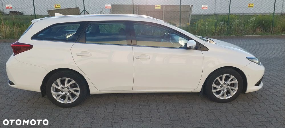 Toyota Auris 1.4 D-4D Comfort - 3