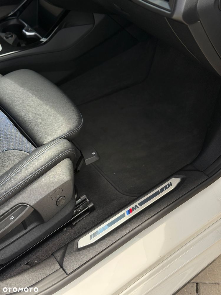 BMW Seria 2 218d - 7