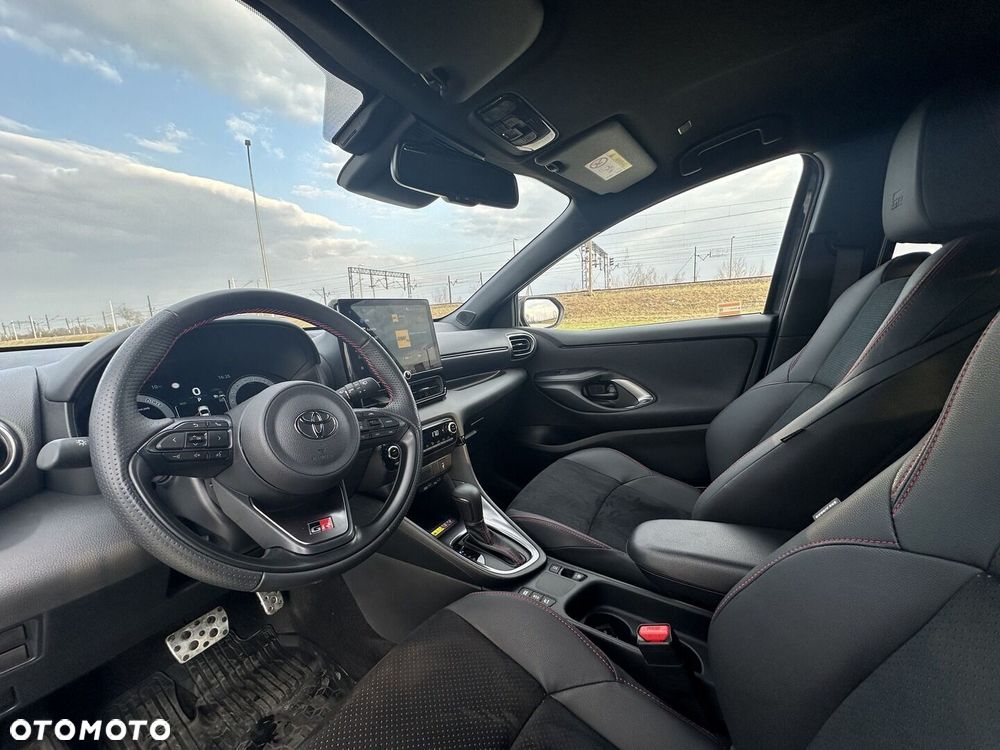 Toyota Yaris - 11