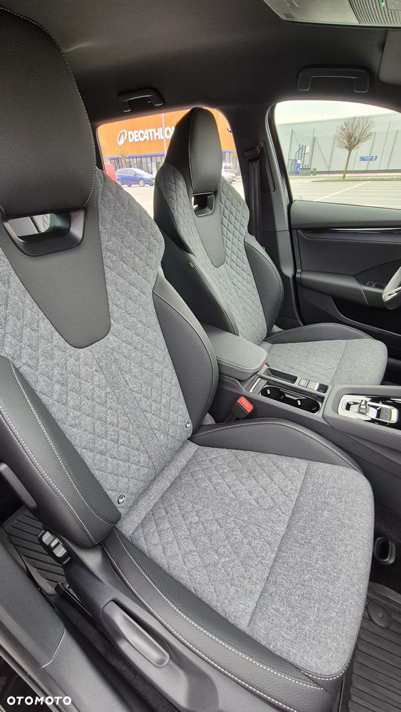 Skoda Octavia 1.5 TSI mHEV DSG Sportline - 30