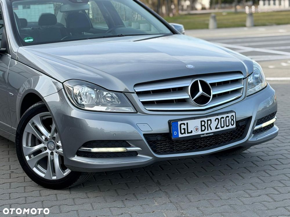 Mercedes-Benz Klasa C 180 CGI BlueEFFICIENCY Avantgarde - 8
