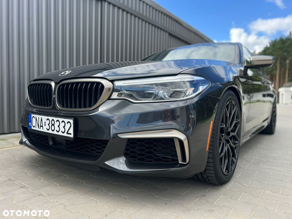 BMW Seria 5 M550i xDrive - 30