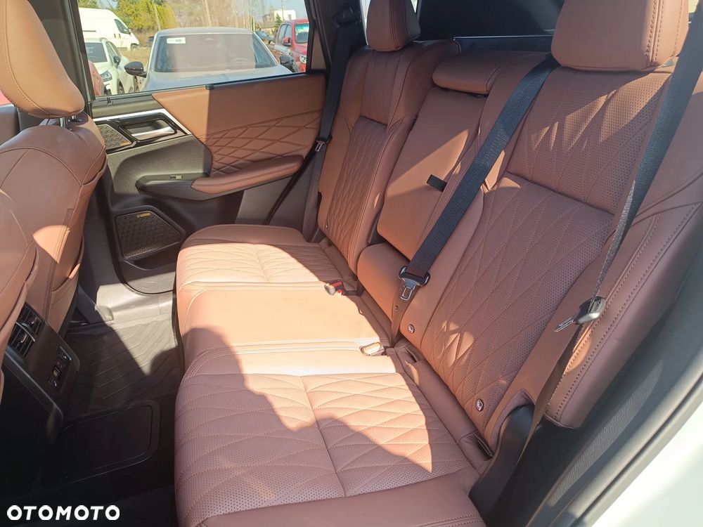 Mitsubishi Outlander Instyle Plus - 35