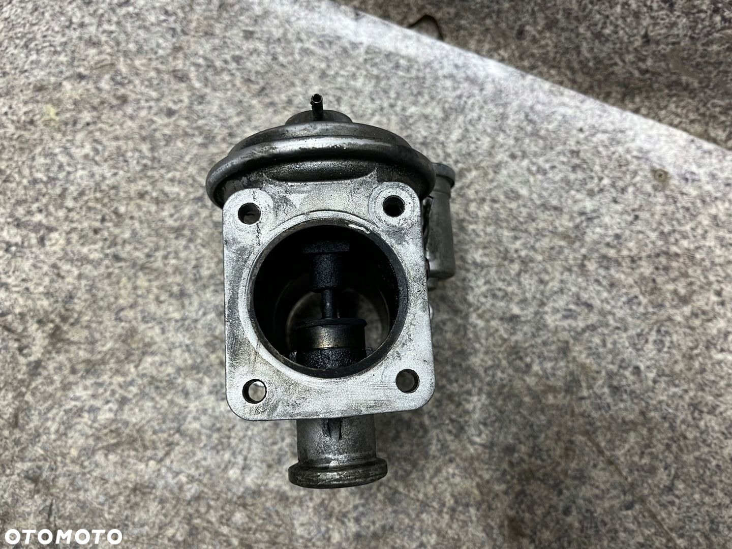 Przepustnica zawor spalin EGR BMW E70 X5 3.0 D 3.5 D M57 E71 X6 E60 E90 E83 - 4