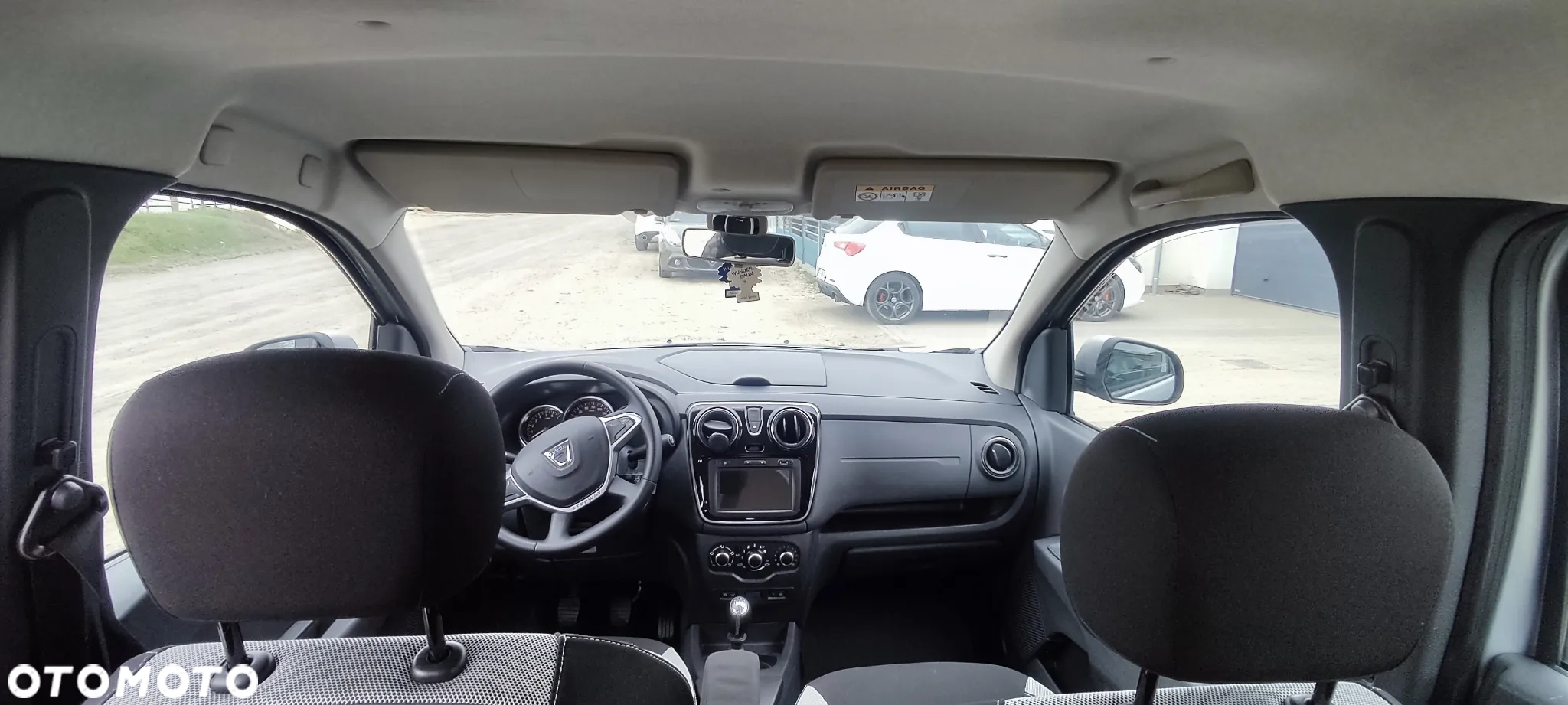Dacia Lodgy 1.5 Blue dCi Stepway S&S - 11