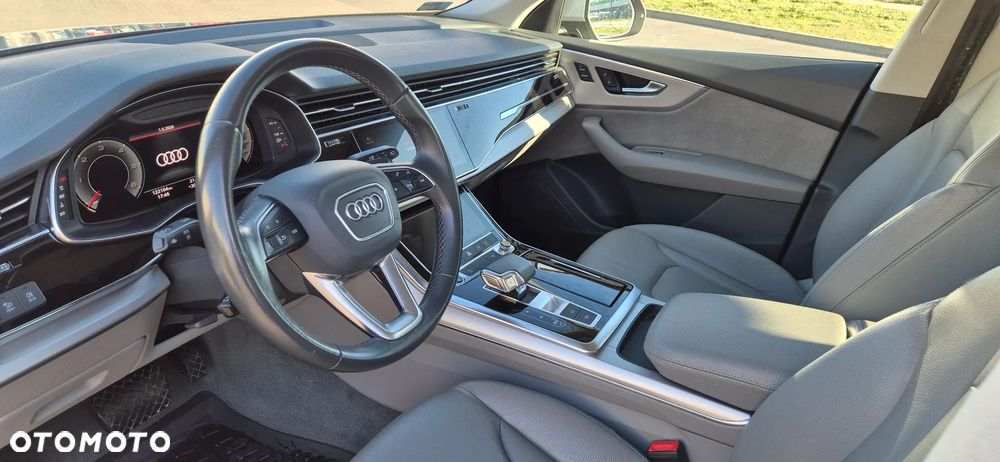 Audi Q8 - 12