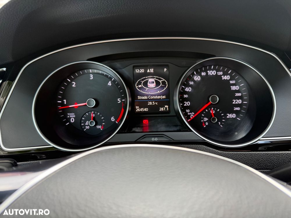 Volkswagen Passat - 12