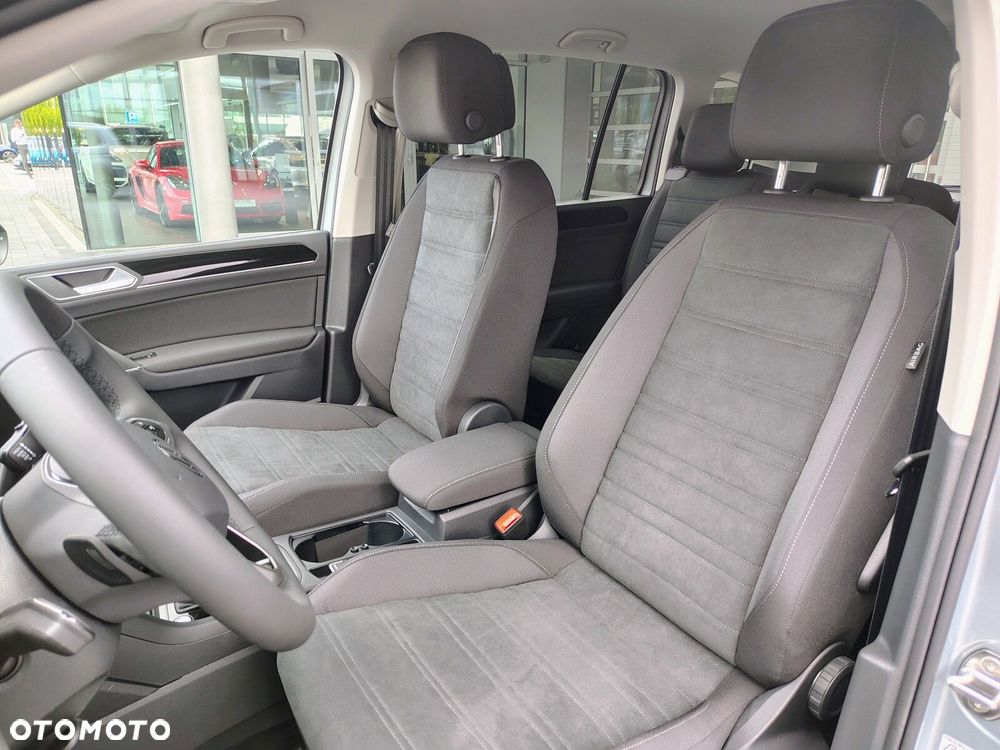Volkswagen Touran - 16