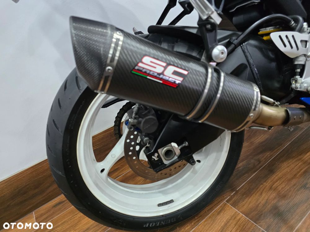 Suzuki GSX-R - 24