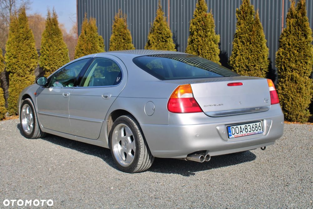 Chrysler 300M - 8