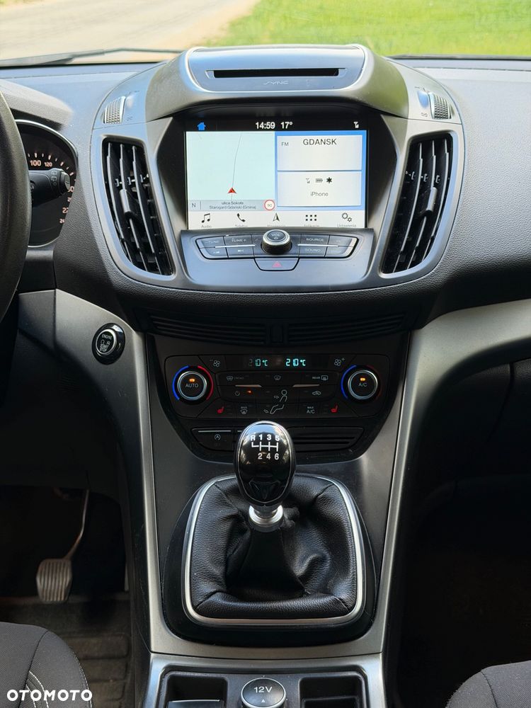 Ford Kuga 1.5 EcoBoost 2x4 Titanium - 10
