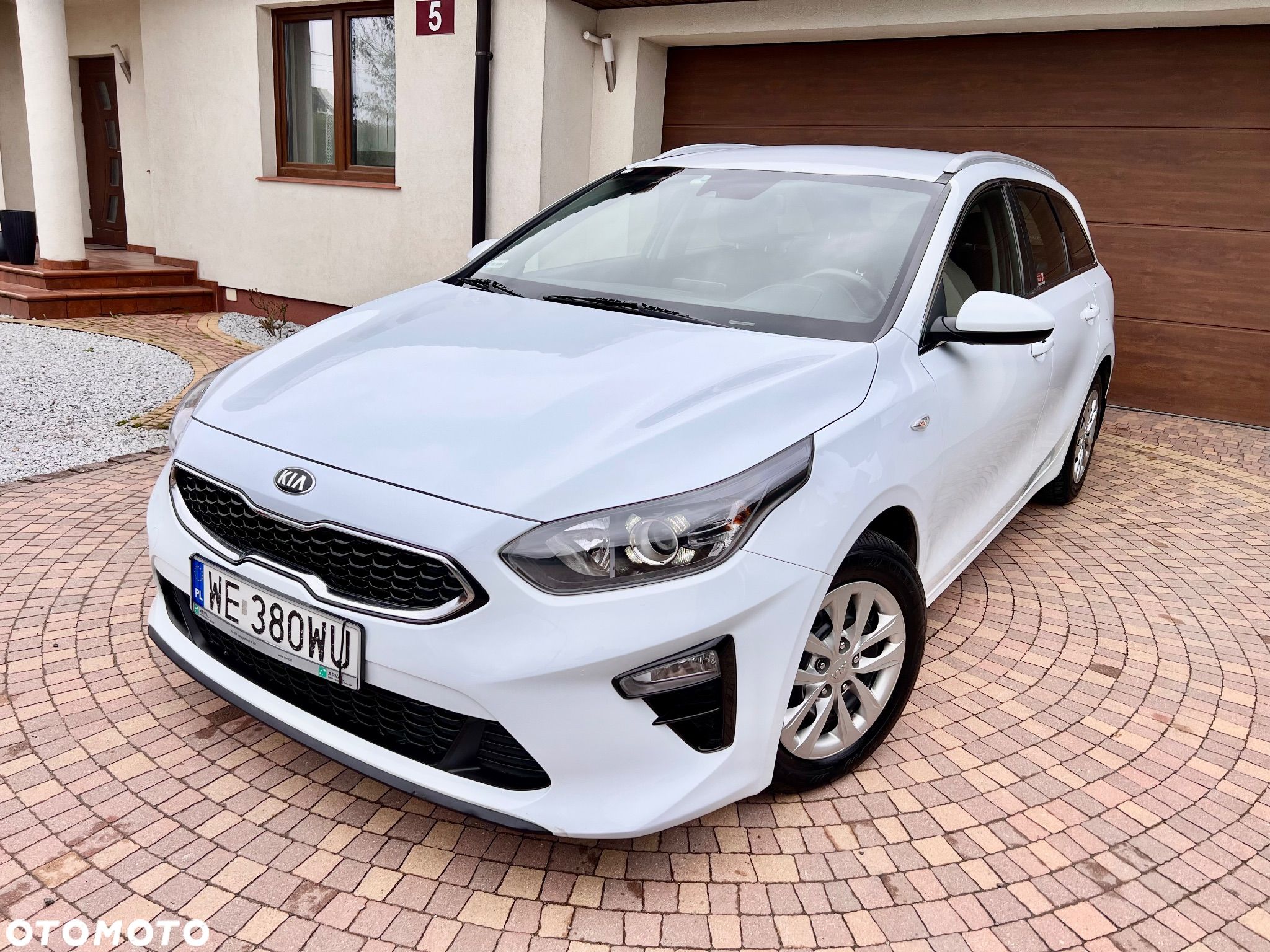 Kia Ceed 1.6 CRDi SCR M - 1