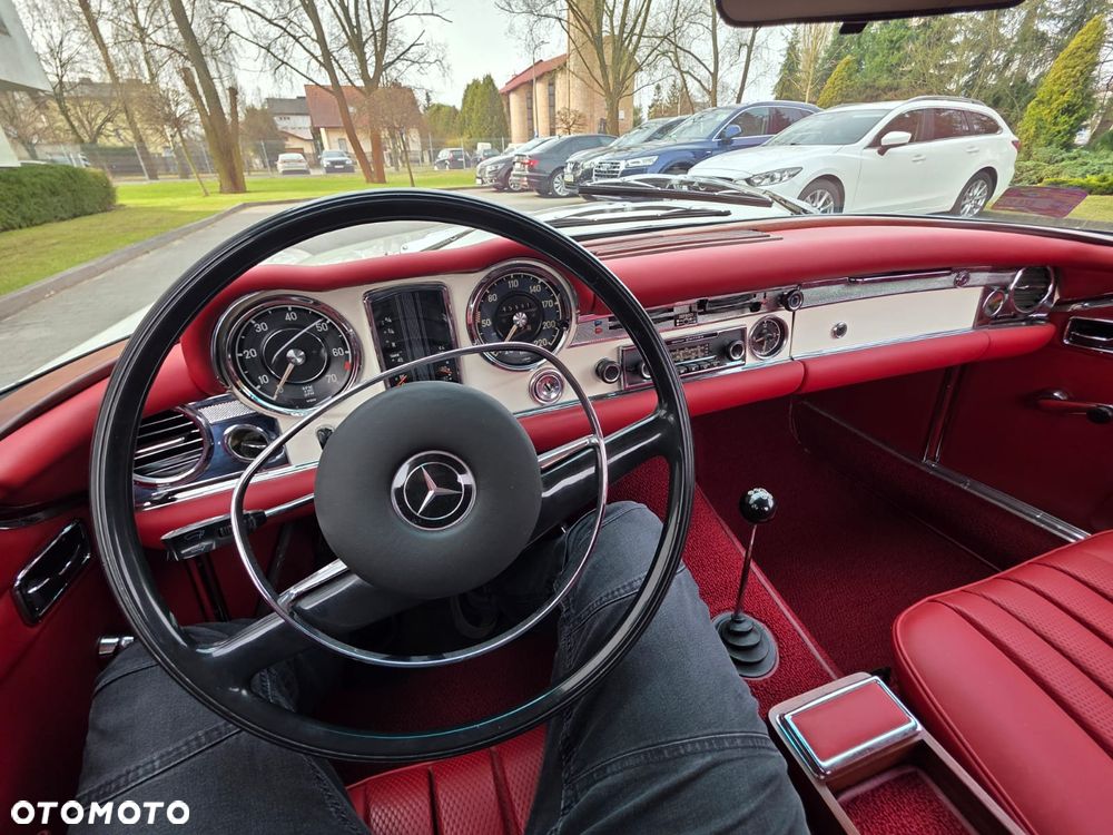Mercedes-Benz SL - 25