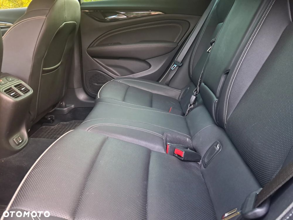 Opel Insignia - 17
