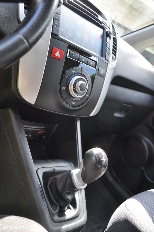 Kia Venga 1.6 M - 19