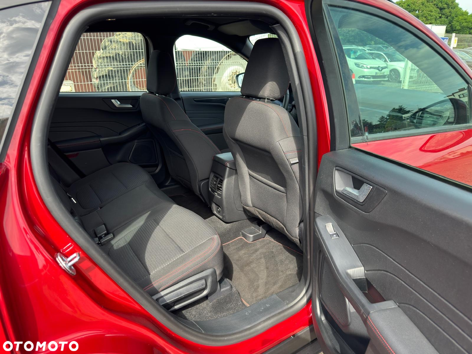 Ford Kuga 2.5 FHEV FWD ST-Line - 11