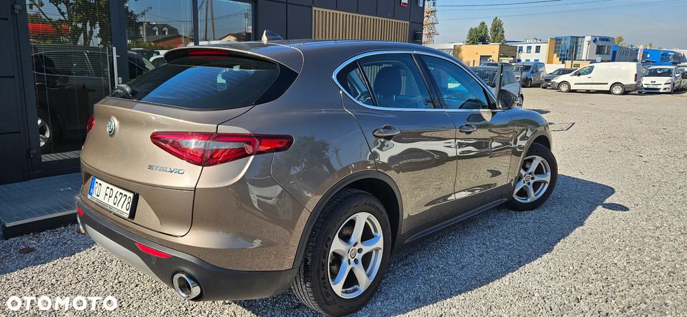 Alfa Romeo Stelvio 2.2 16V AT8 Executive - 17