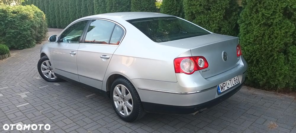 Volkswagen Passat 2.0 TDI Comfortline - 9