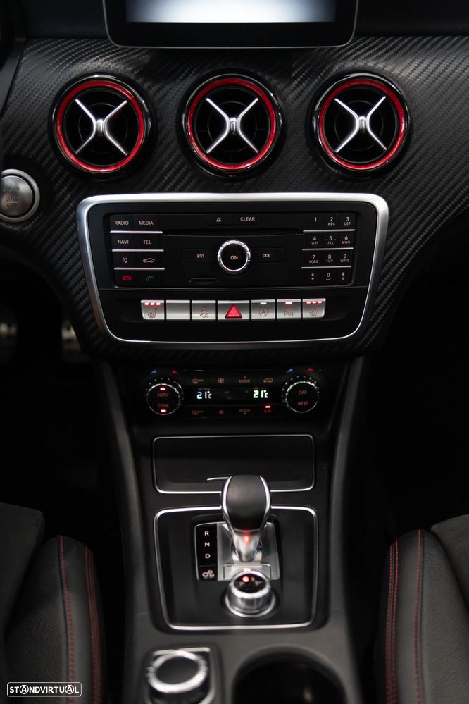 Mercedes-Benz A 45 AMG 4Matic Speedshift 7G-DCT - 49