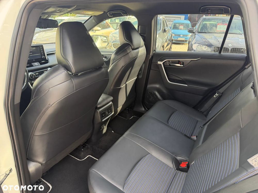 Toyota RAV4 - 23