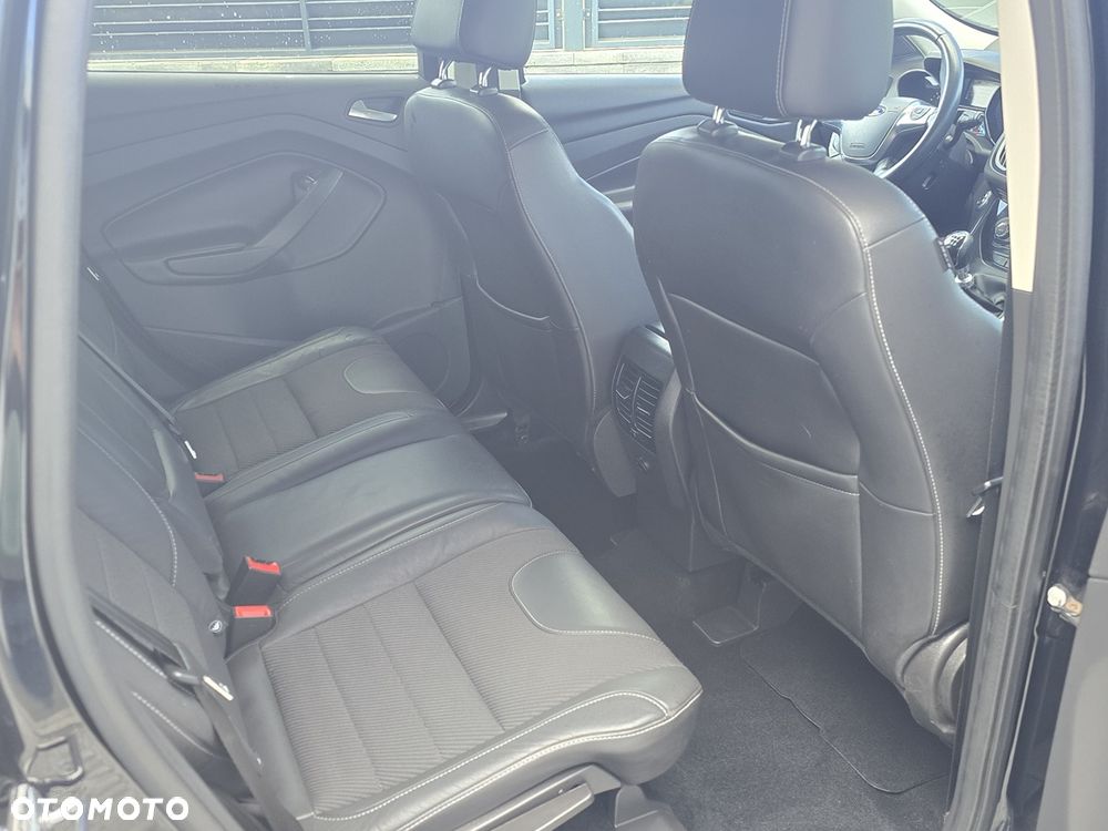 Ford Kuga 2.0 TDCi 2x4 Titanium - 12