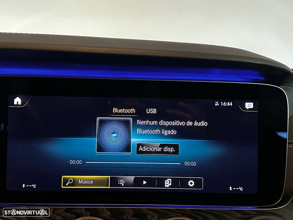 Mercedes-Benz E 300 de 9G-TRONIC AMG Line - 28