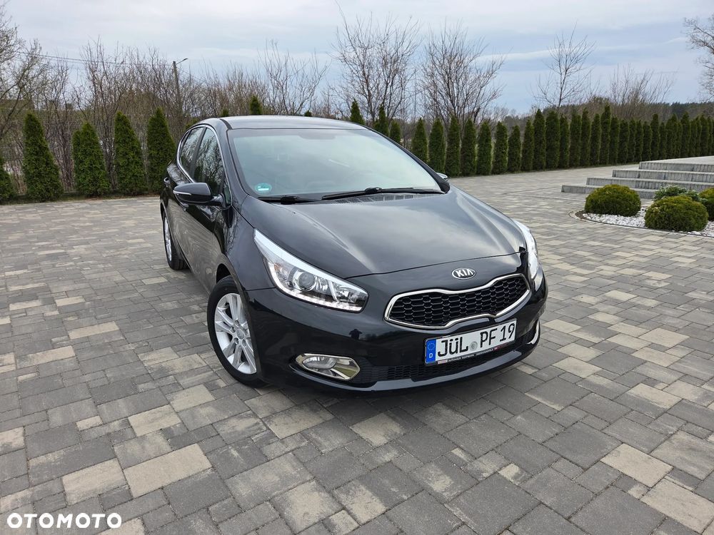 Kia Ceed 1.6 GDI ISG Dream Team Edition - 2