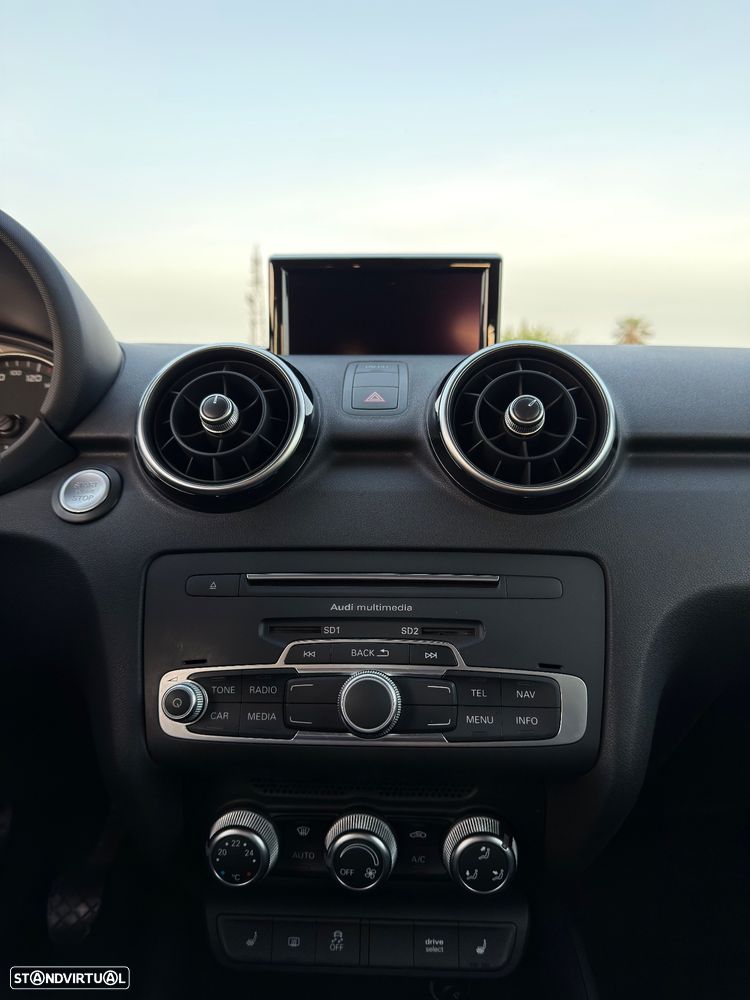 Audi A1 1.6 TDI S-line - 24