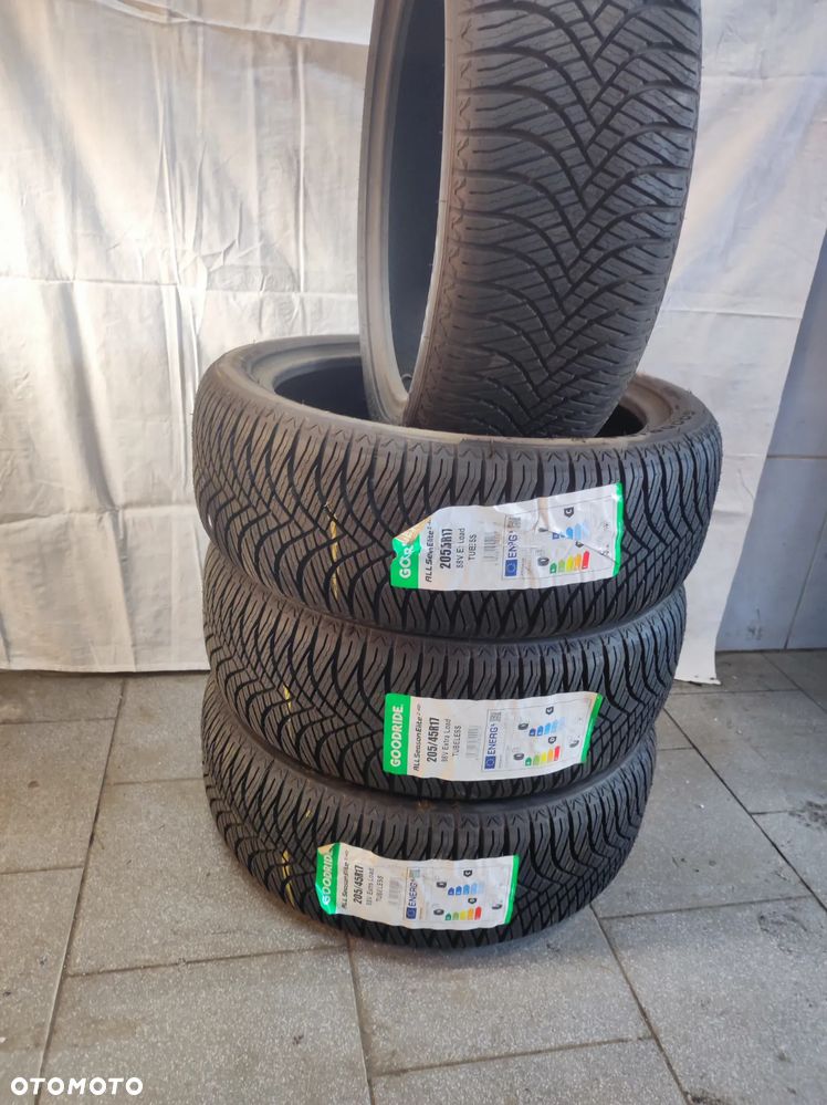 Opony całoroczne 205/45/17 Goodride - 3