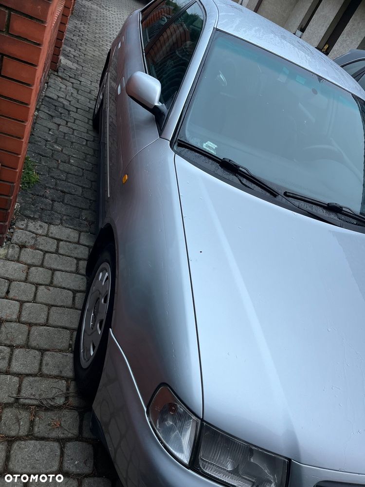 Audi A3 3-drzwiowe 1.8T Ambiente - 3