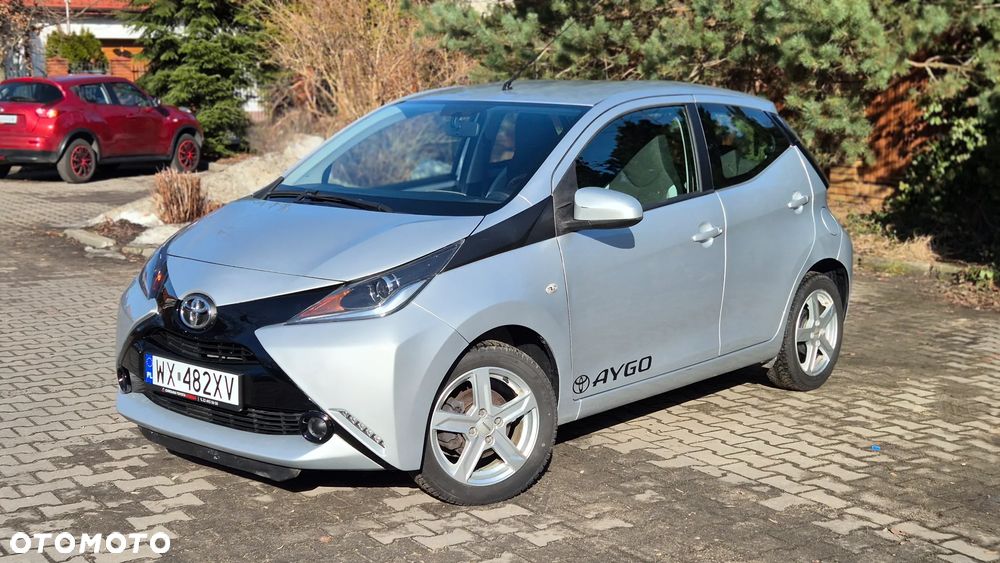 Toyota Aygo x-play - 1