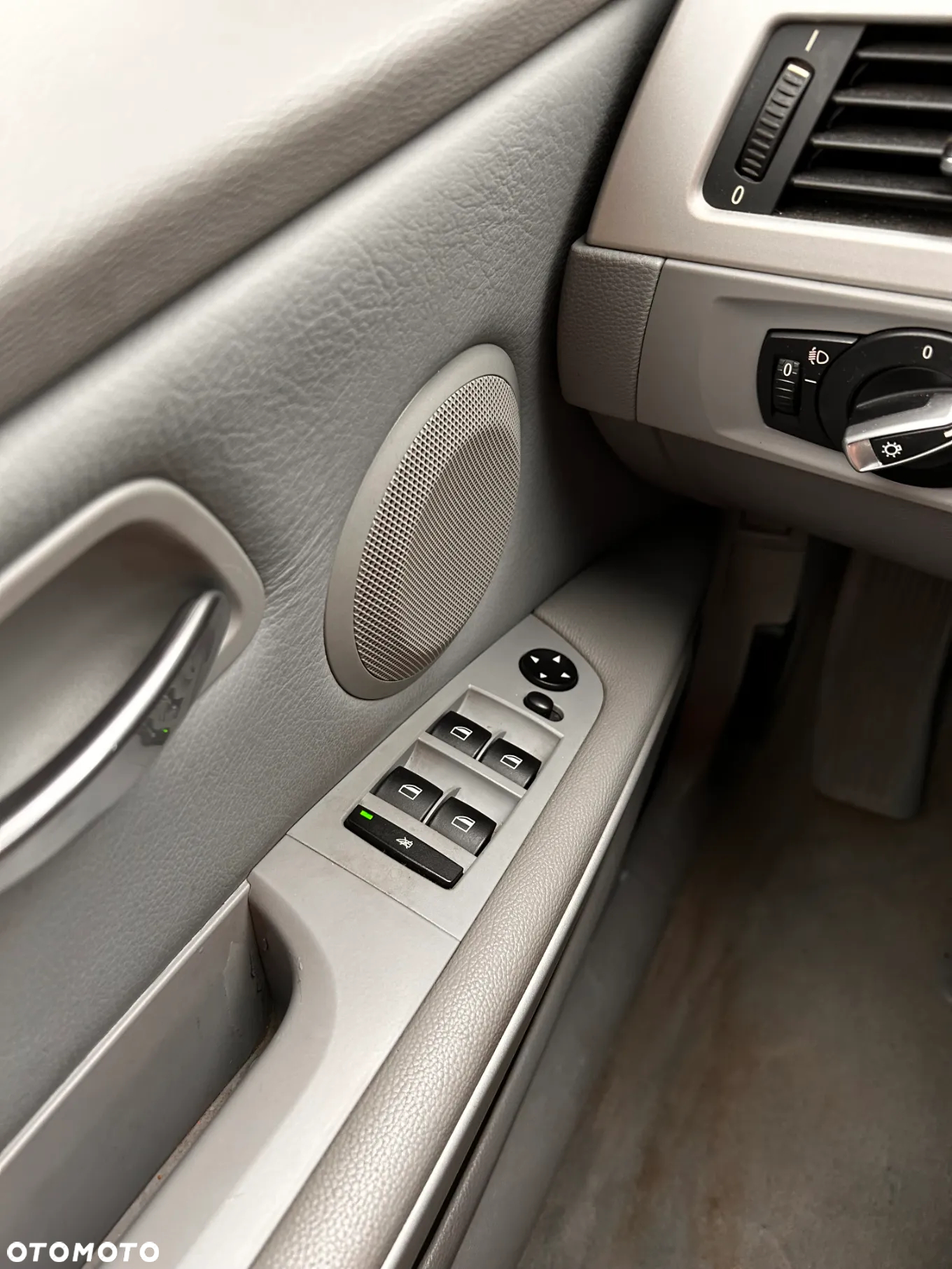 BMW Seria 3 318d - 14