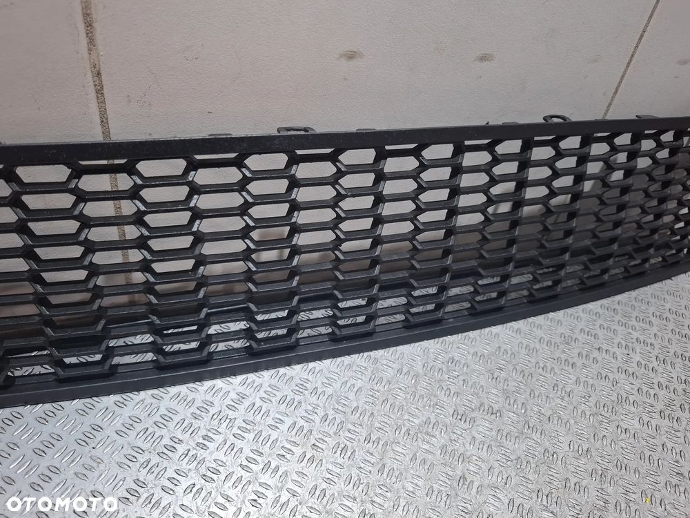 Kratka w zderzak przód BMW 5 F10 - F11 rok 2012 nr 7903894 - 2