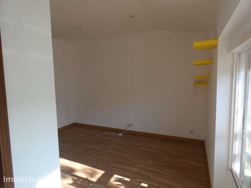 Apartamento T1+1 no Centro da Cidade de Torres Vedras - Grande imagem: 4/23