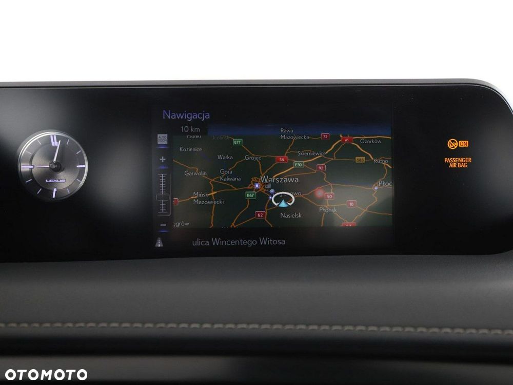 Lexus UX 250h Business Edition - 24