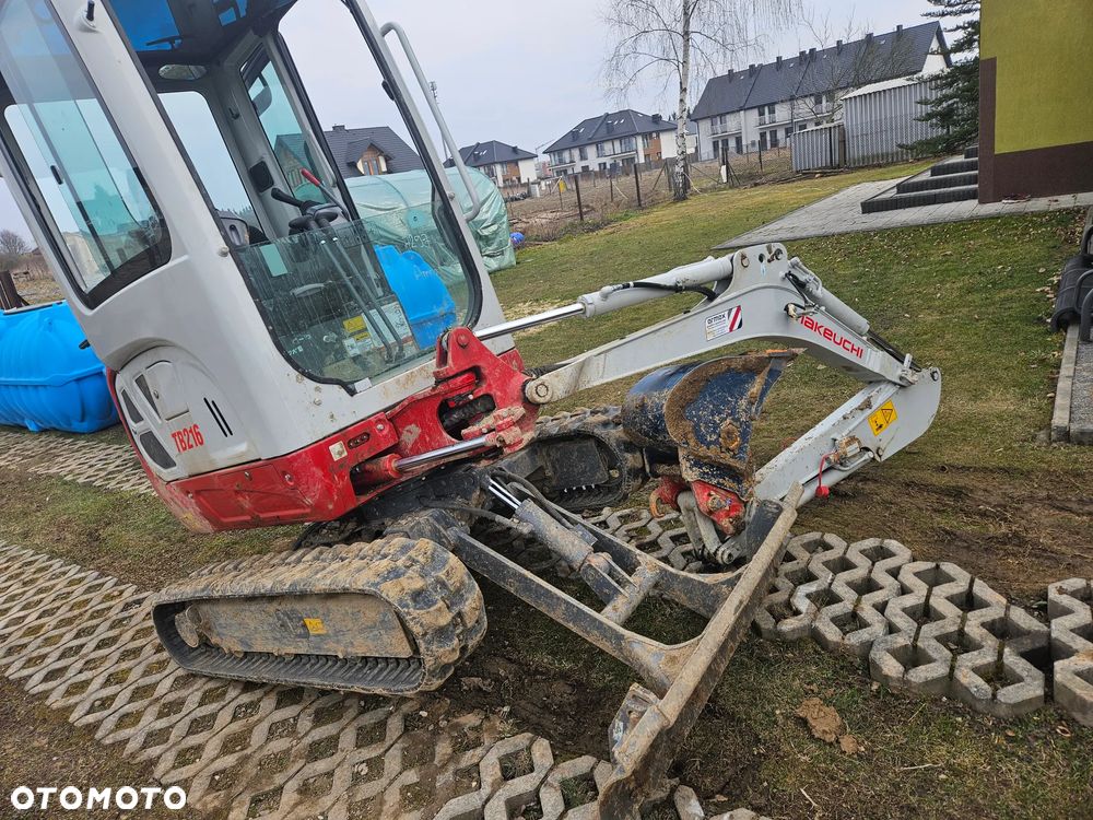 Takeuchi TB216 A V0 - 2